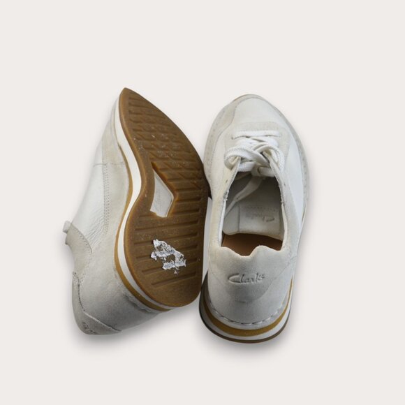 Clarks White Sneakers | Size 8.5 New - Picture 7 of 7